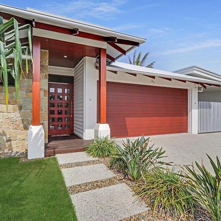 Waterfront Home Bordering Mooloolaba Buddina Exterior photo