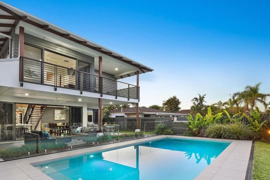 Waterfront Home Bordering Mooloolaba Buddina Exterior photo