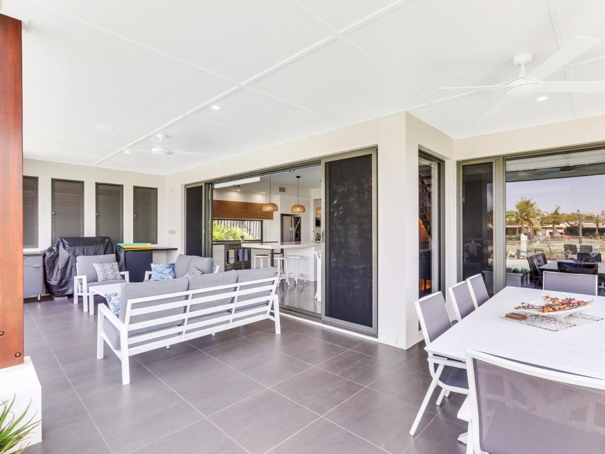 Waterfront Home Bordering Mooloolaba Buddina Exterior photo