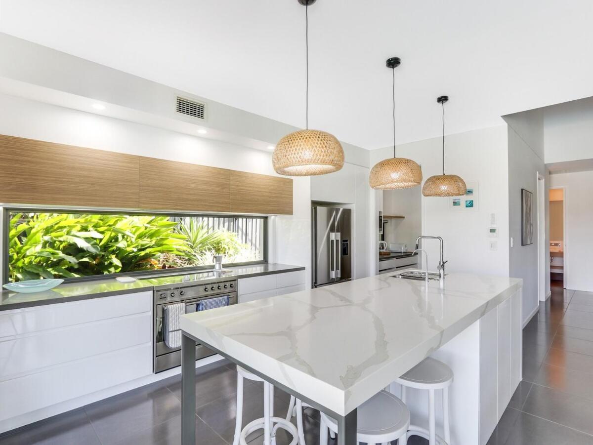 Waterfront Home Bordering Mooloolaba Buddina Exterior photo