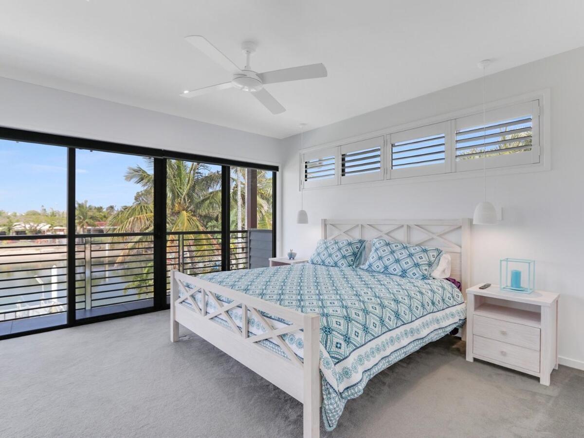 Waterfront Home Bordering Mooloolaba Buddina Exterior photo