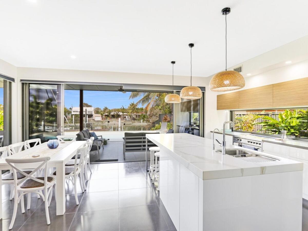 Waterfront Home Bordering Mooloolaba Buddina Exterior photo