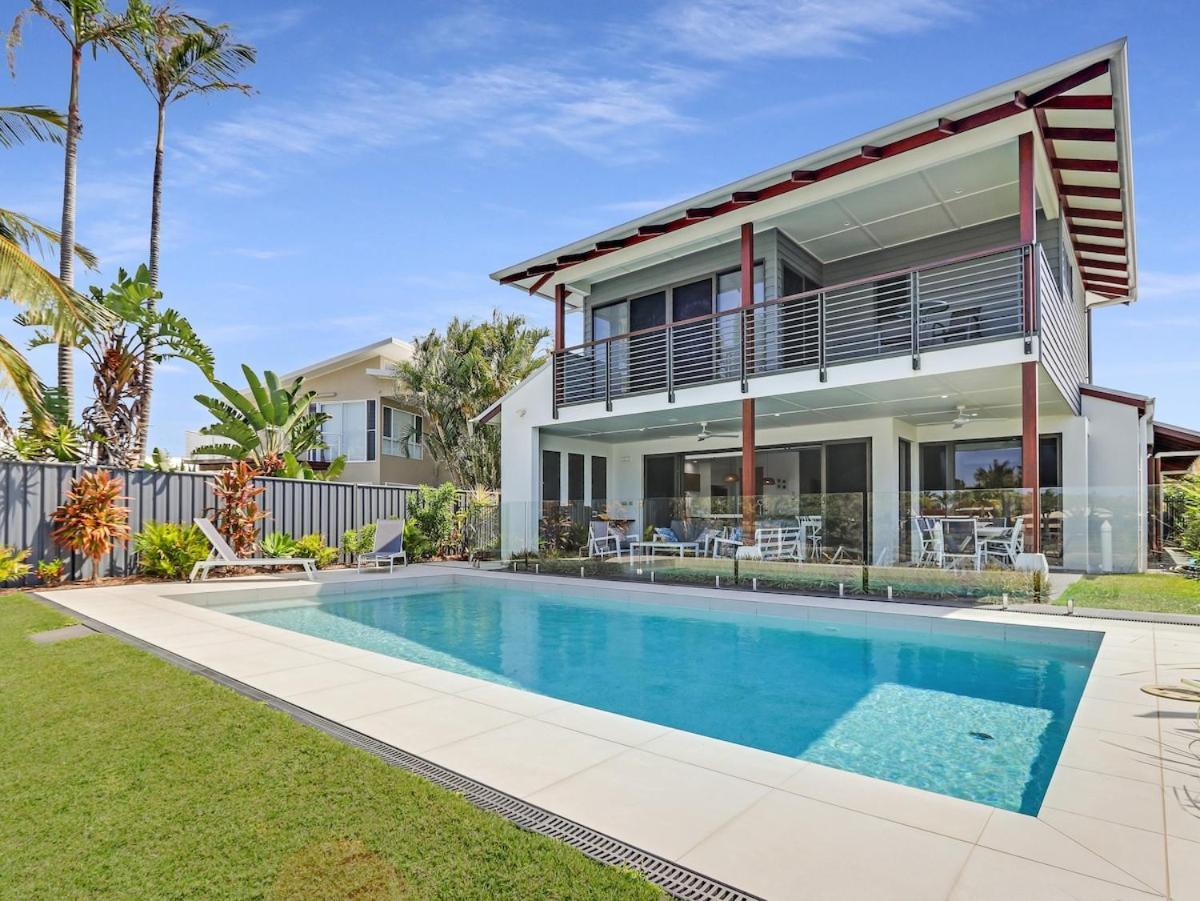 Waterfront Home Bordering Mooloolaba Buddina Exterior photo