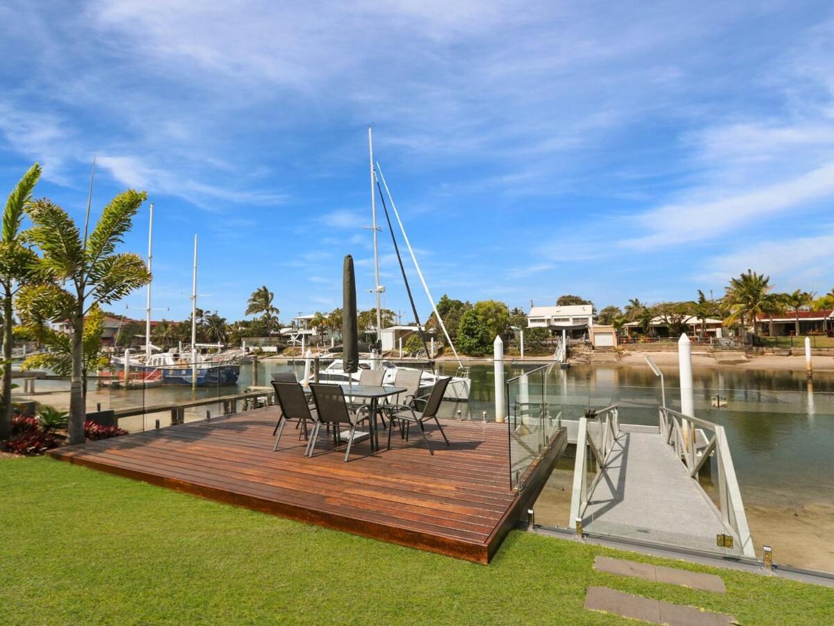 Waterfront Home Bordering Mooloolaba Buddina Exterior photo